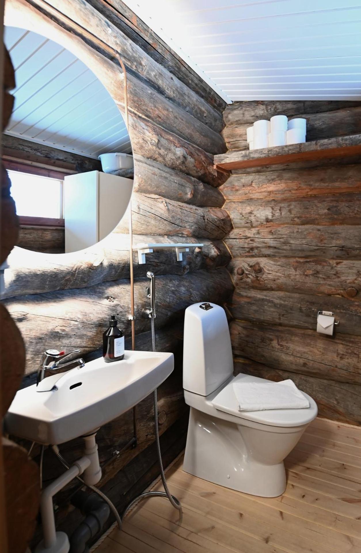 Classic Log Cabin Ski-In Ski-Out เลวี ภายนอก รูปภาพ