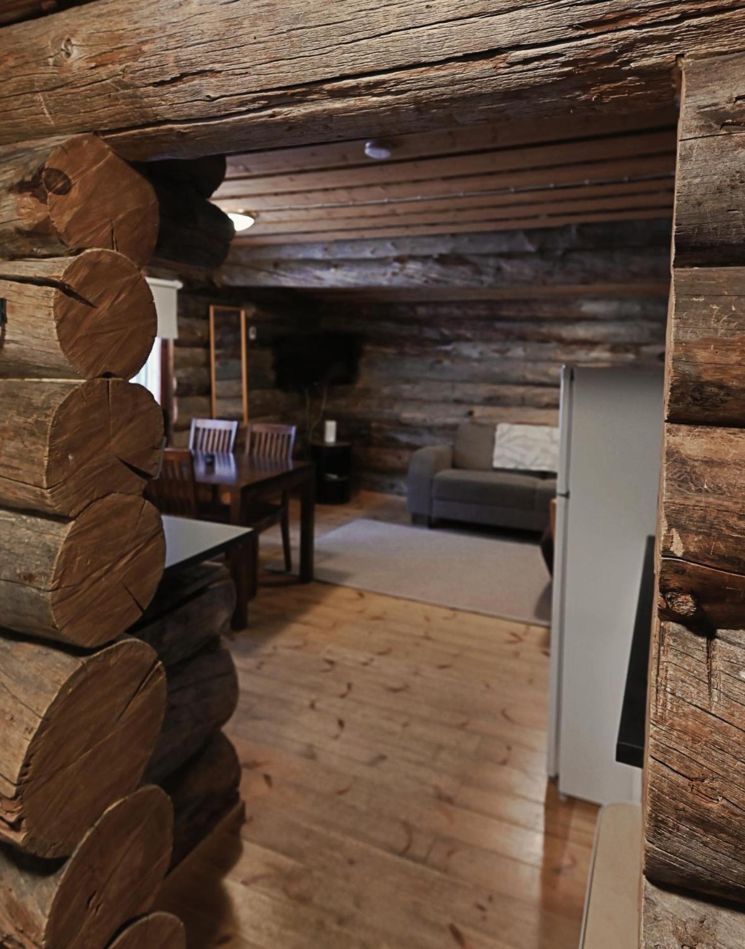 Classic Log Cabin Ski-In Ski-Out เลวี ภายนอก รูปภาพ