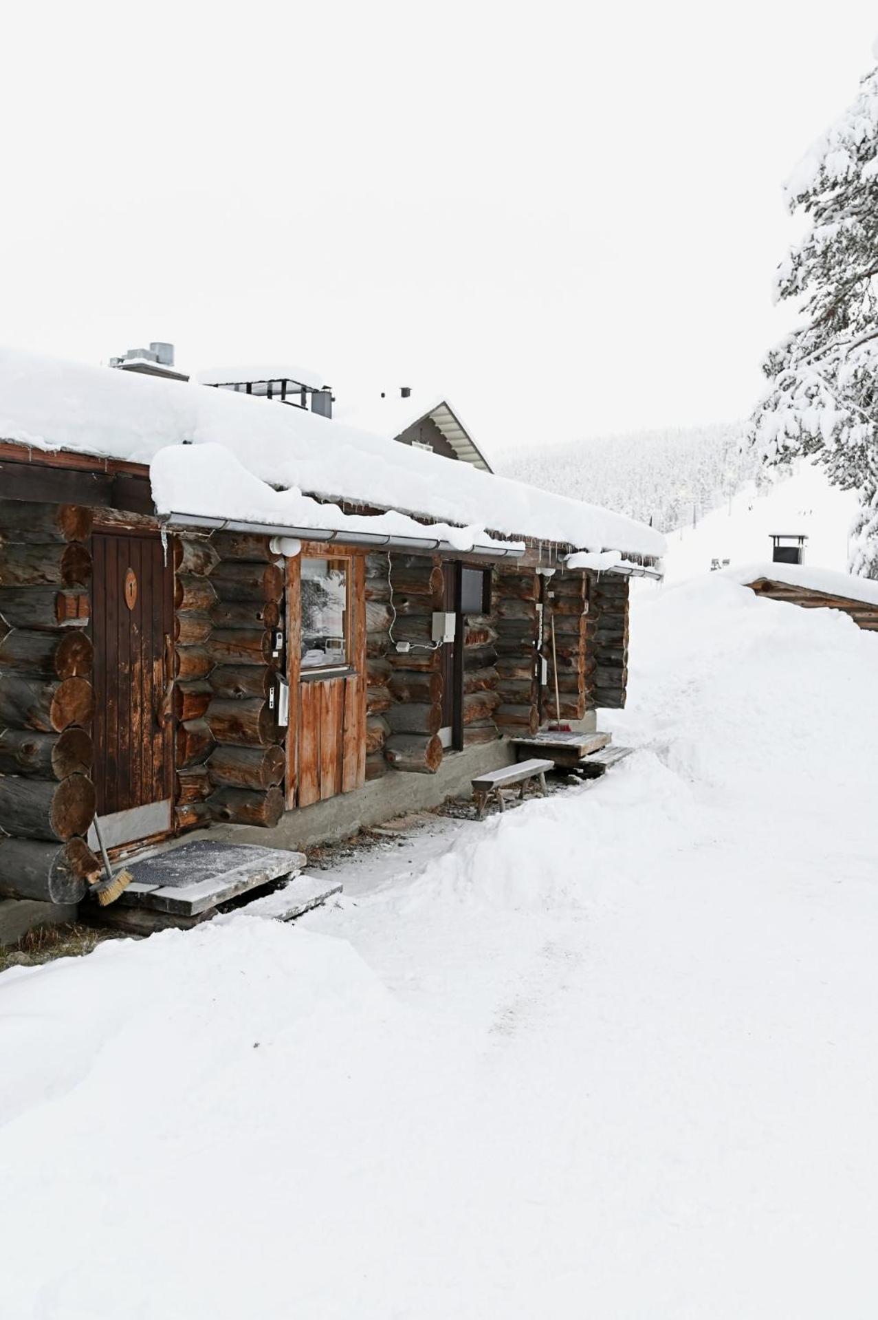 Classic Log Cabin Ski-In Ski-Out เลวี ภายนอก รูปภาพ