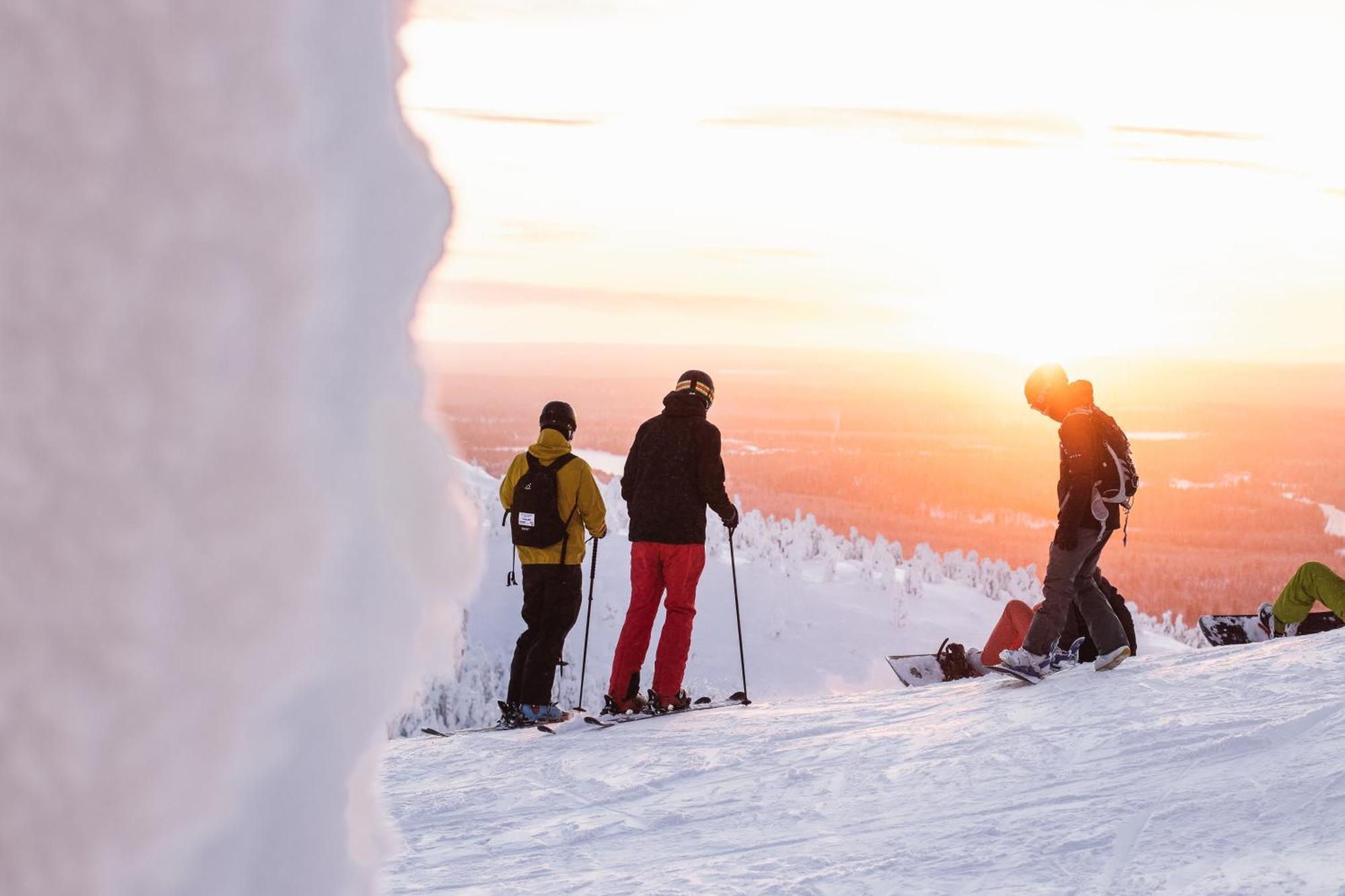 Classic Log Cabin Ski-In Ski-Out เลวี ภายนอก รูปภาพ